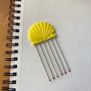 VNTG Hair Pick Comb Yellow Shell